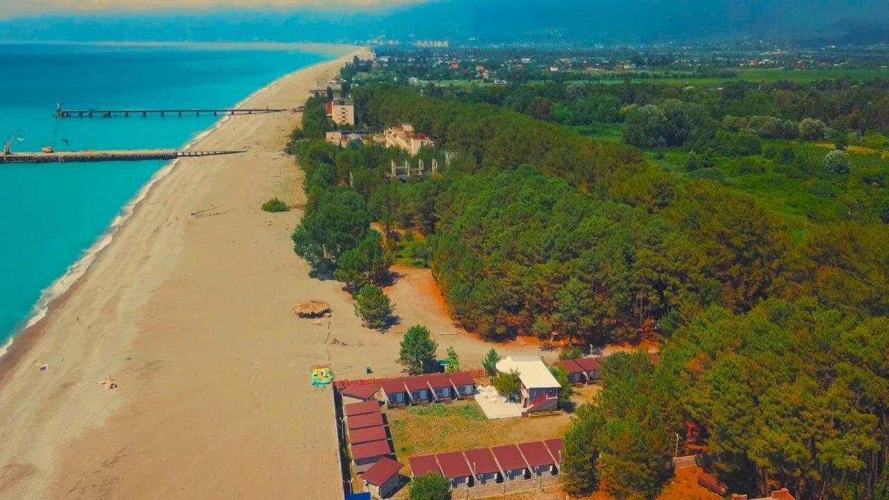 Ostrov Park-Hotel Піцунда Екстер'єр фото
